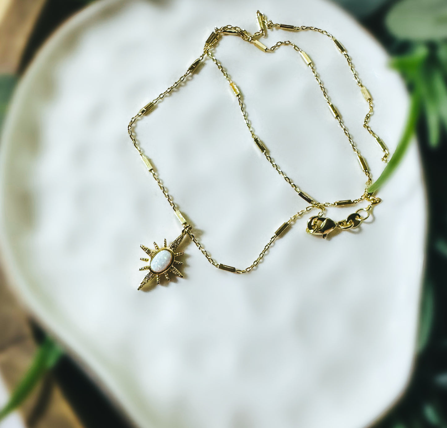 Opaline Sunburst Necklace - Luminous