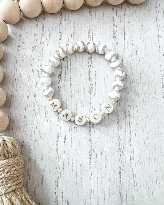 Customizable Name Bracelet with White Wave and Natural Shell