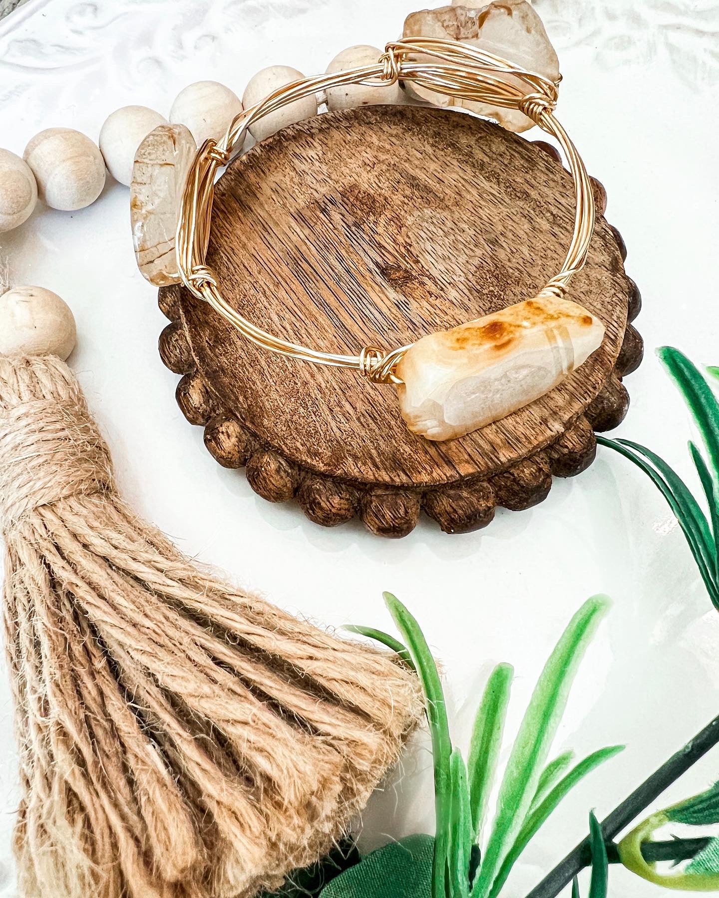 Tan agate bangle